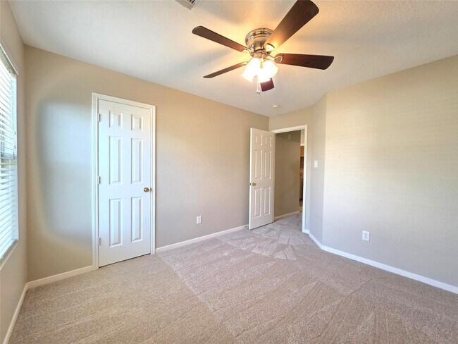 Building Photo - 12111 Carriage Oak Cir