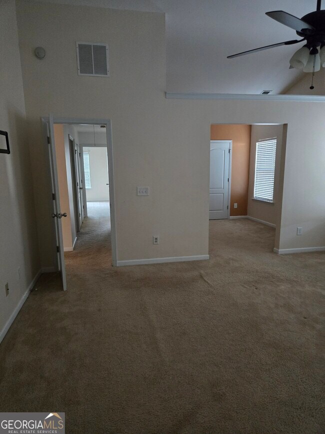 Building Photo - 5140 Rosewood Pl