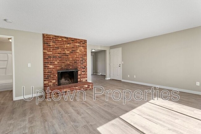 Building Photo - 5660 SW 180th Ave