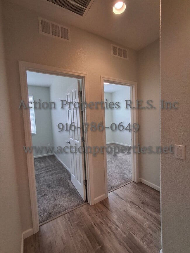 Building Photo - 2308 Las Palomas Loop