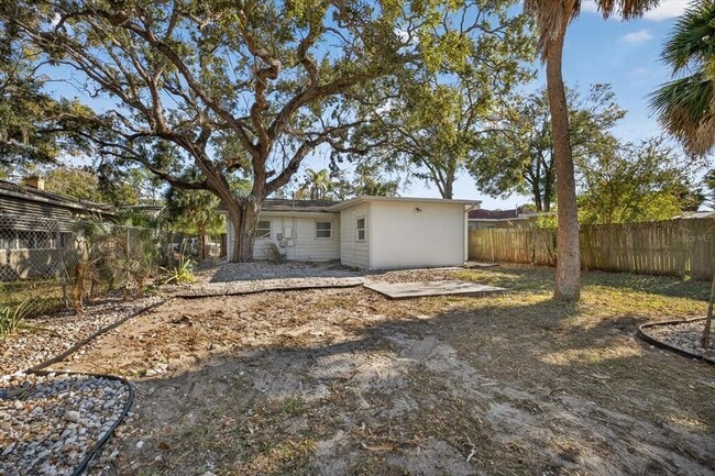 Building Photo - 773 W Harbor Dr S