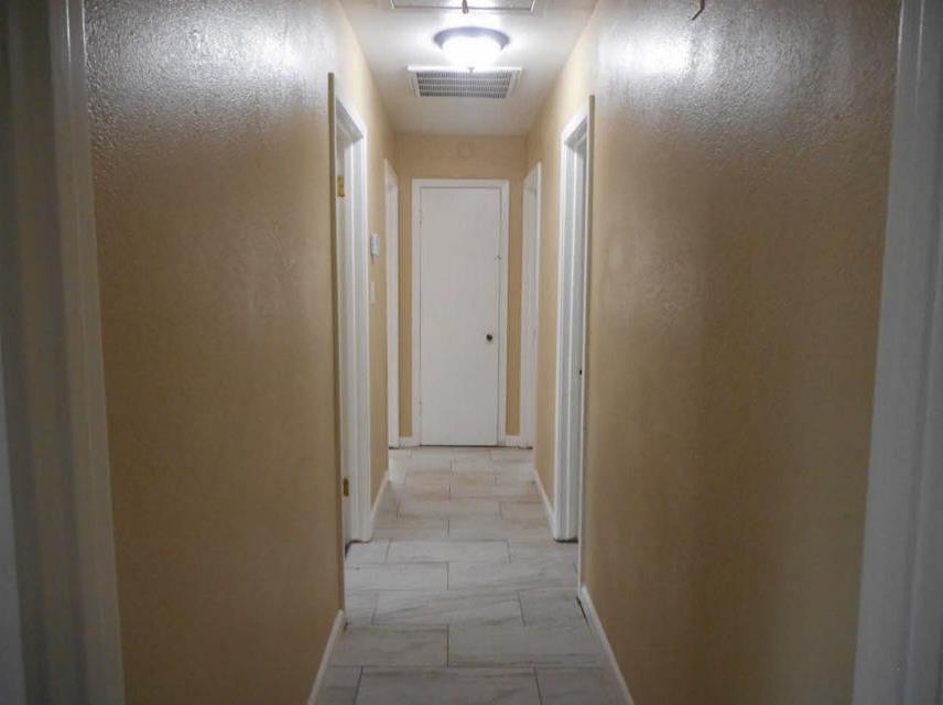 Building Photo - 721 Champs St