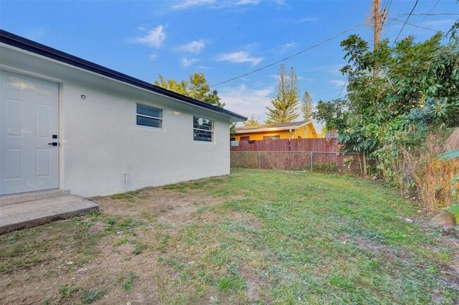 Building Photo - 5310 NW 16th St