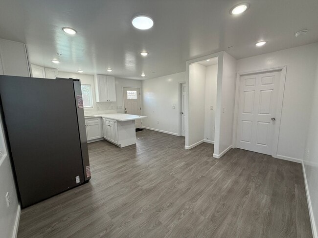 Building Photo - NE Newer Single Story Detached ADU on Cul-De-Sac Near Marian Hospital - All Basic Utilities Included