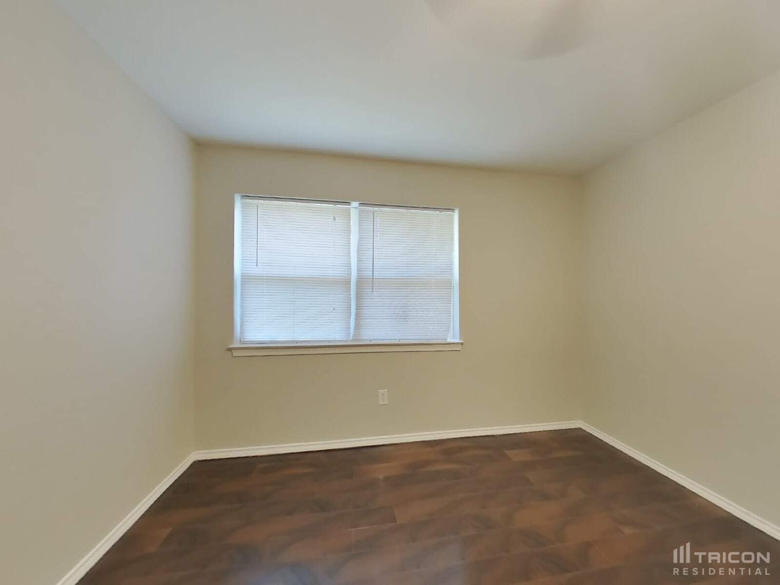 Building Photo - 930 Liberty Dr