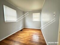 Building Photo - WEST/WAYNE 2 Bedroom, 1 Bathroom