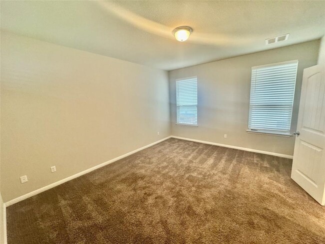 Building Photo - 112 Buckthorn Dr