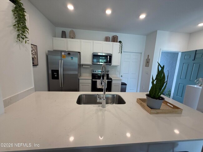 Building Photo - 947 Rivertree Pl