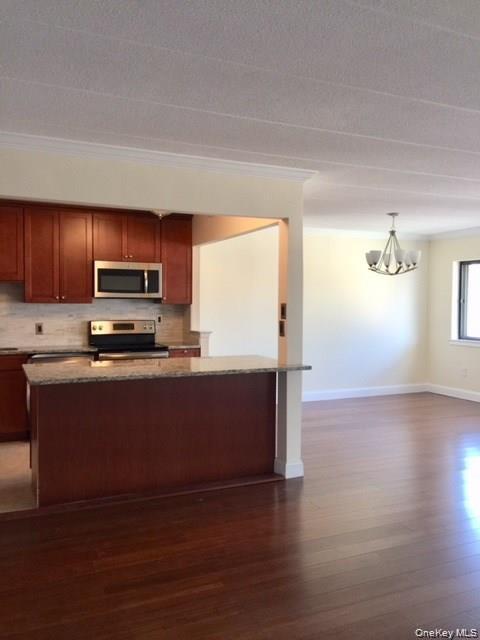 Building Photo - 30 Greenridge Ave