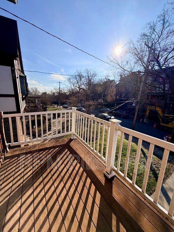 Building Photo - 6407 Bartlett St