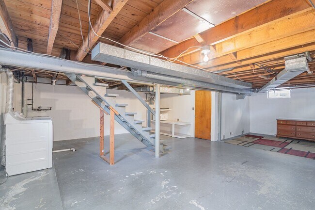 Building Photo - Charming 2BR Cape Cod