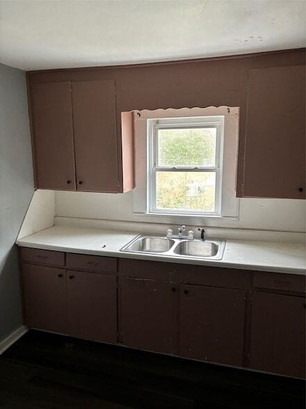 Building Photo - 1954 State St