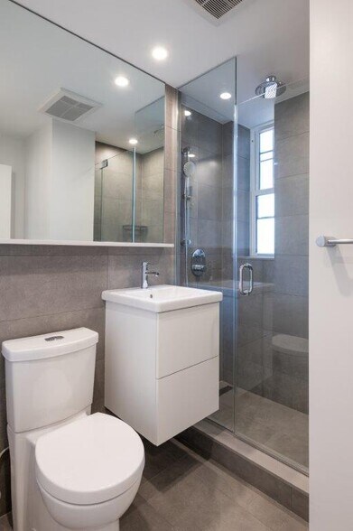 Building Photo - 19 Forest St