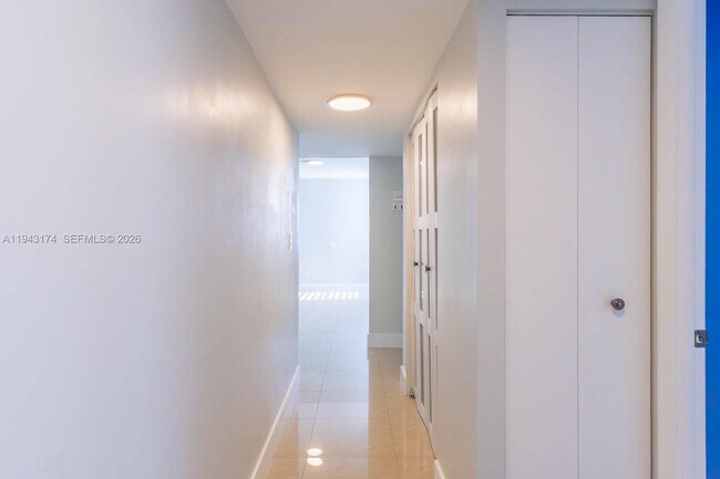 Building Photo - 20291 NE 30th Ave