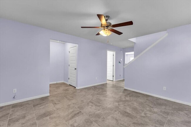 Building Photo - 440 Star Thistle St