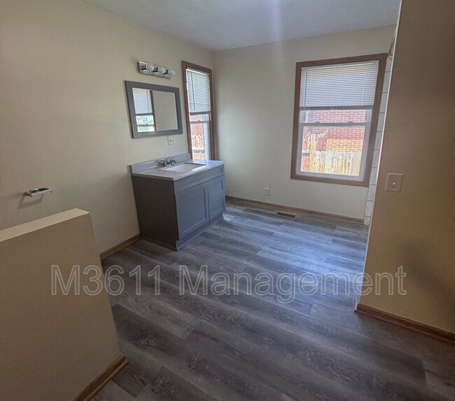 Building Photo - 2903 N 43rd St