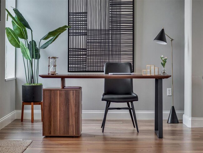 Building Photo - 525 E Jackson St