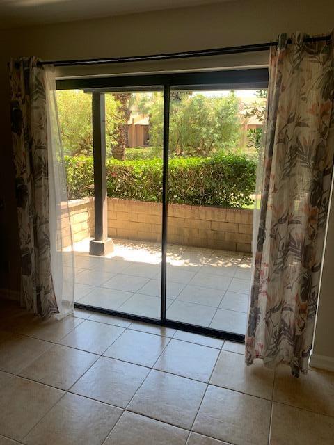 Building Photo - 291 E Mel Ave