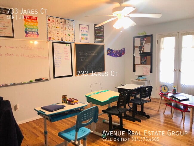 Building Photo - 733 Jares Ct