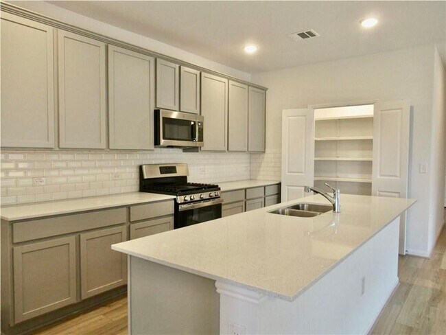 Building Photo - 1232 Whippletree Trl