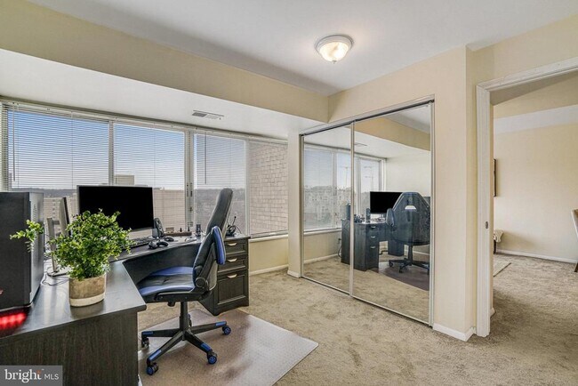 Building Photo - 5340 Holmes Run Pkwy