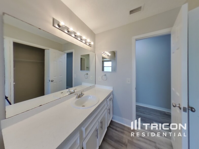 Building Photo - 2608 Bottomridge Dr