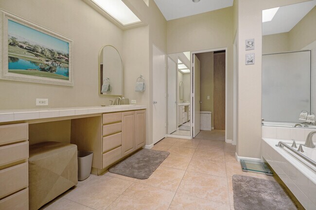 Building Photo - 496 Desert Holly Dr