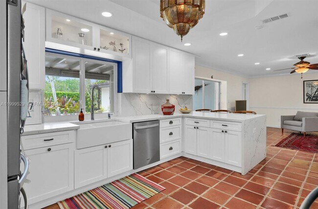 Building Photo - 15280 SW 72nd Ave