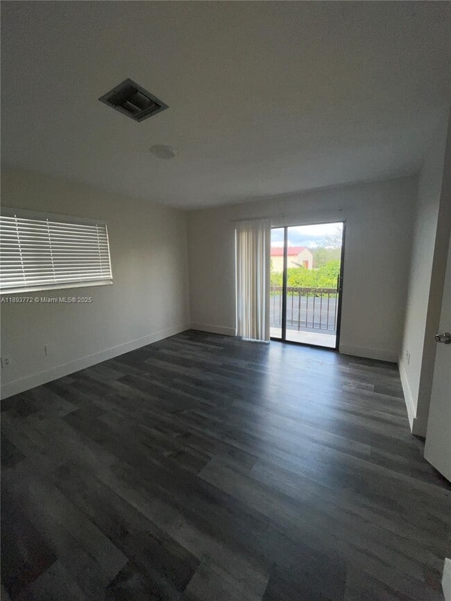 Building Photo - 4300 Landar Dr