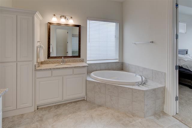 Building Photo - 4031 Yellow Jasmine Ln