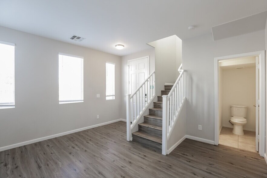 Building Photo - 5211 Burton Dr