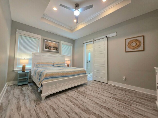 Building Photo - 8088 Carmel Cir