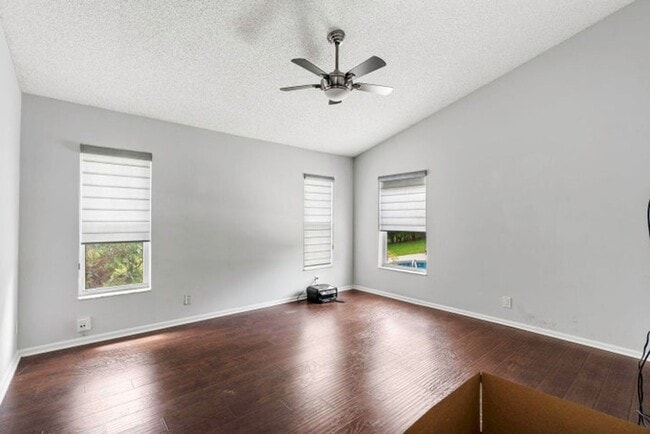 Building Photo - 1304 Lake Breeze Dr