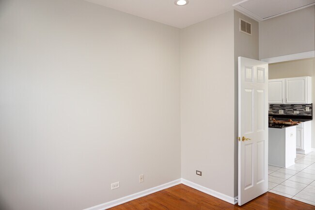 Building Photo - 4851 N Oketo Ave