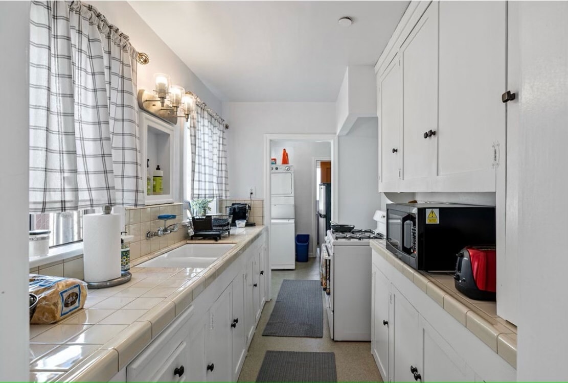 Building Photo - 4174 Ince Blvd