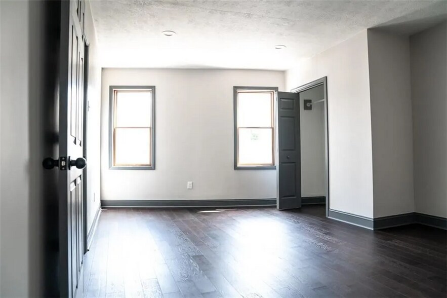 Secondary bedroom - 1120 Brabec St