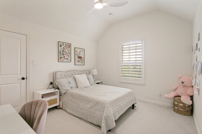 Building Photo - 7721 Shackelford Dr