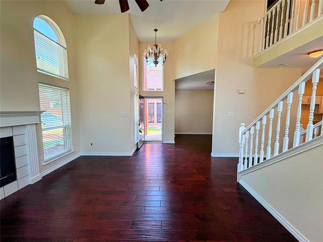 Building Photo - 512 Woodlake Dr