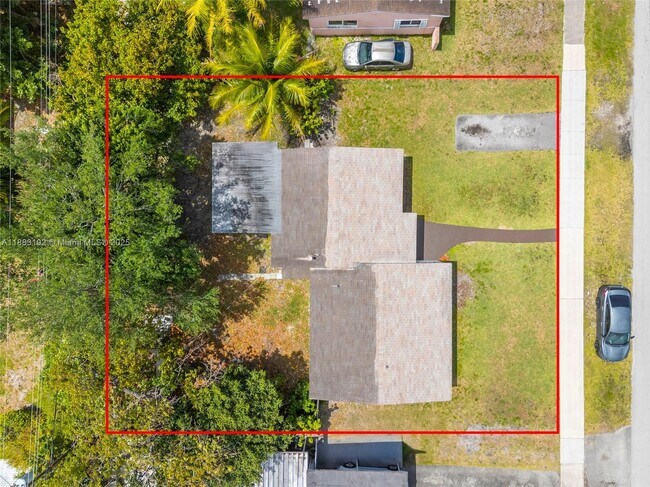 Building Photo - 1000 NW 198th St