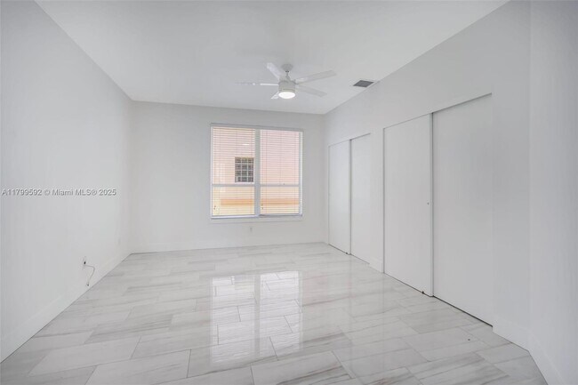 Building Photo - 5050 Greenwich Preserve Ct