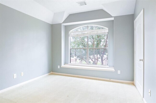 Building Photo - 17811 Skyline Arbor Terrace