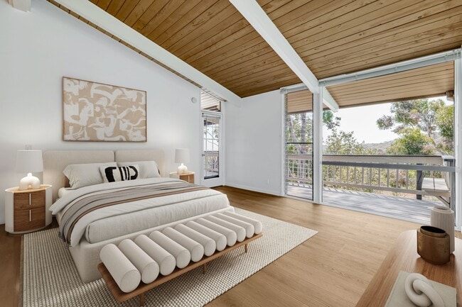 Building Photo - 3623 Serra Rd