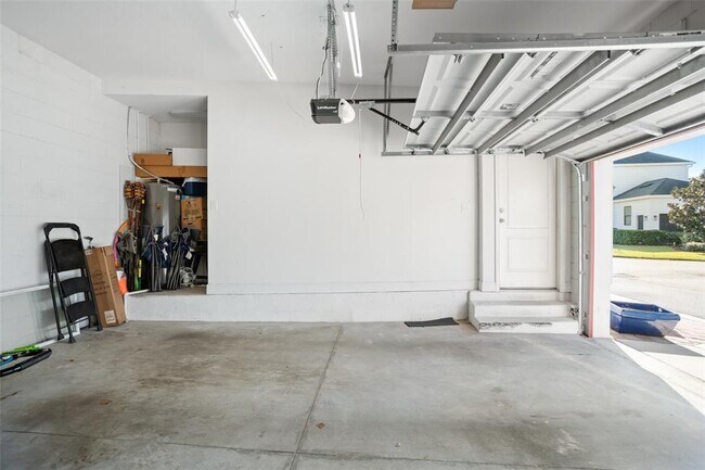 Building Photo - 13590 Lessing Ave