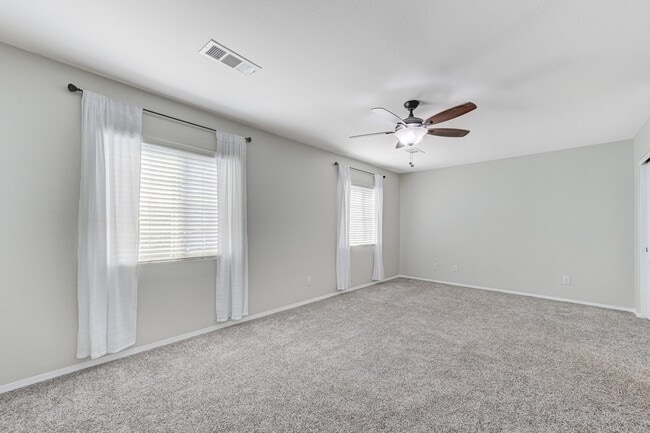 Building Photo - House For Rent! 4 beds, 3 baths Community ...