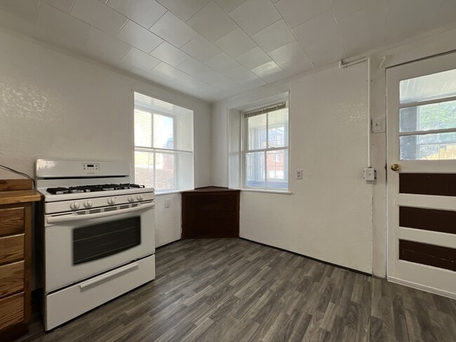 Building Photo - 943 High Bluff St