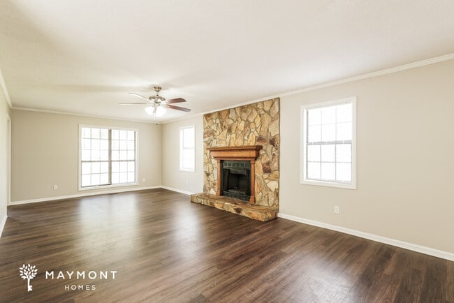 Building Photo - Spacious 4 Bedroom Home in Martinez