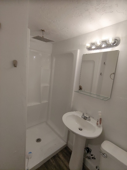 Building Photo - 3255 Ogden Ave