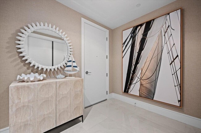 Building Photo - 220 Lake Shore Dr