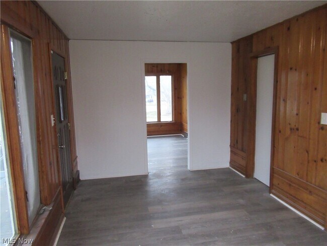 Building Photo - 378 Columbus St