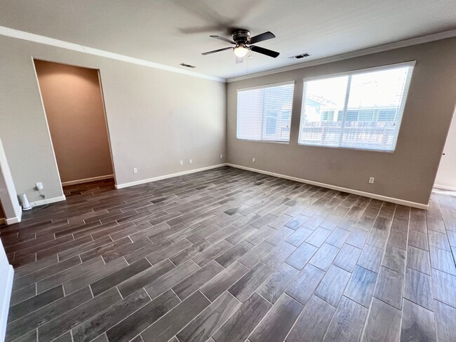 Building Photo - $2,400 Ashlan & Leonard, 3 Bedroom Home - ...